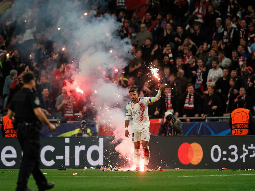 打火机事件震惊足坛：德国足协裁定波鸿2比0获胜